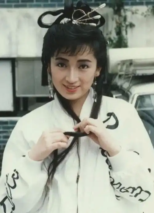 龚慈恩个人资料:28岁因演"程灵素"红得发紫,却遭两任丈夫"背叛",今与