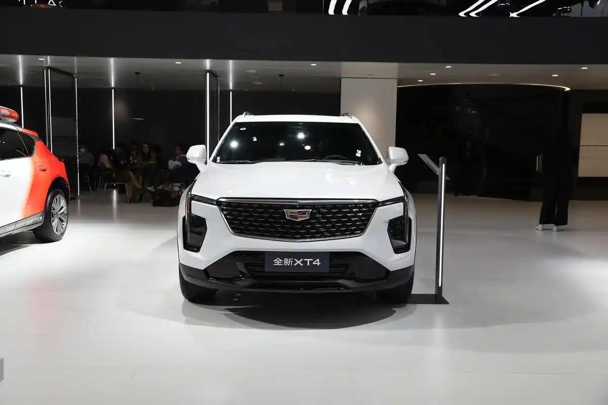 凯迪拉克xt4锁车之后中控台为什么一直亮