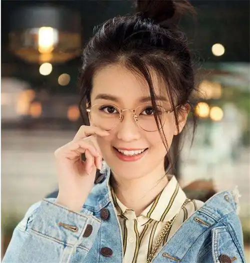 乔欣眼睛没神是什么情况 乔欣的眼睛很奇怪真的吗