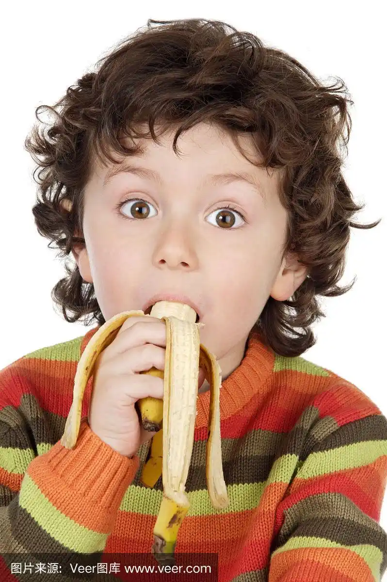 孩子吃香蕉