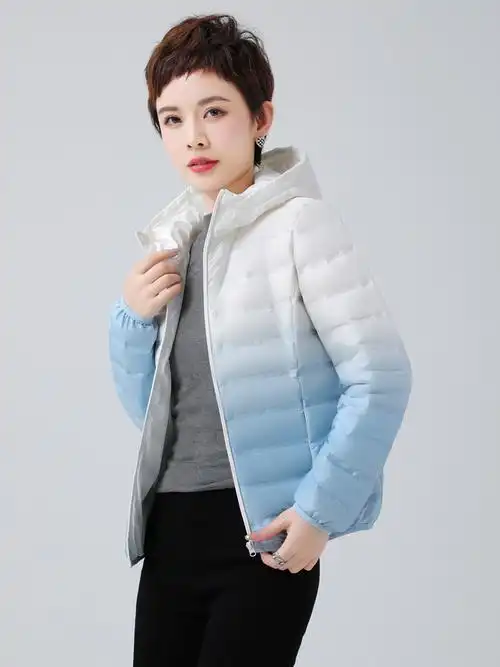 鸭鸭官方旗舰店轻薄羽绒服女冬短款时尚休闲女款春秋白鸭绒羽绒服