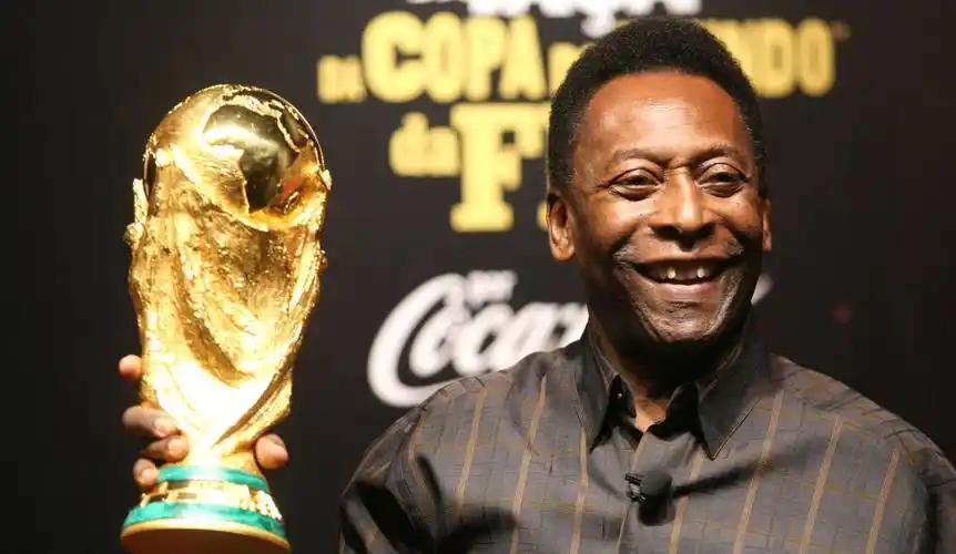 贝利三个世界杯冠军才被称为球王,后辈们或许还差得远_梅西_姆巴佩