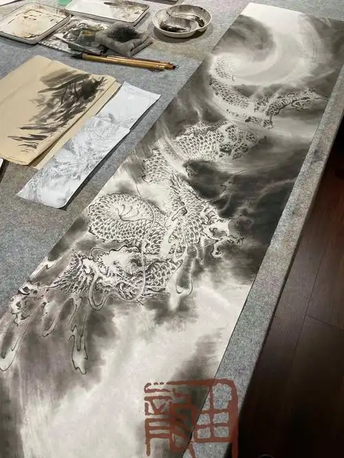 由龙作品《乘风图2》国画龙