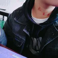 男生脖子草莓头像图片_微信头像图片大全