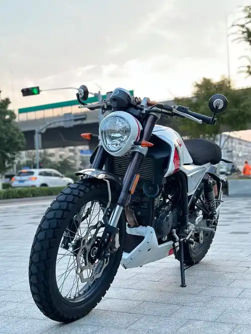 17年底极品阿普利亚cr150复古,济南本地一手户,必须过户 - 抖音