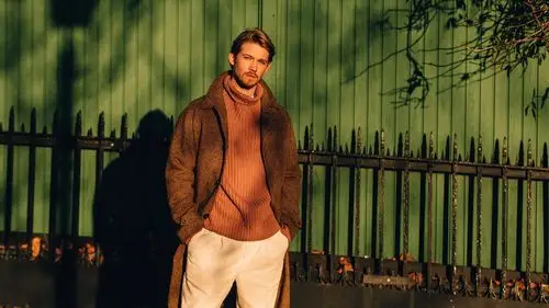 joe alwyn for mr porter journal.