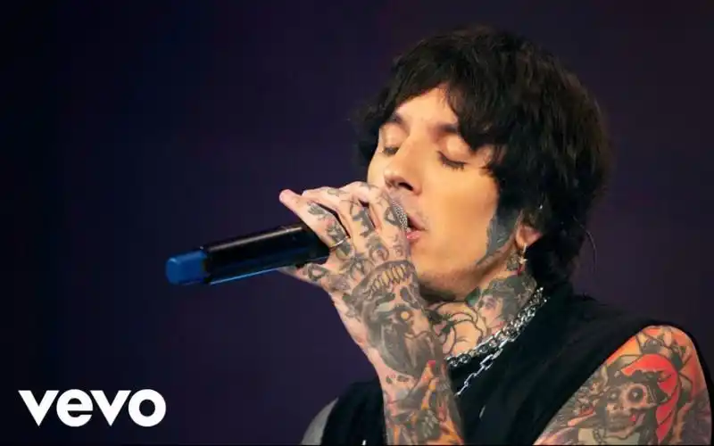 【另类摇滚现场】bring me the horizon - mood (24kgoldn ft iann