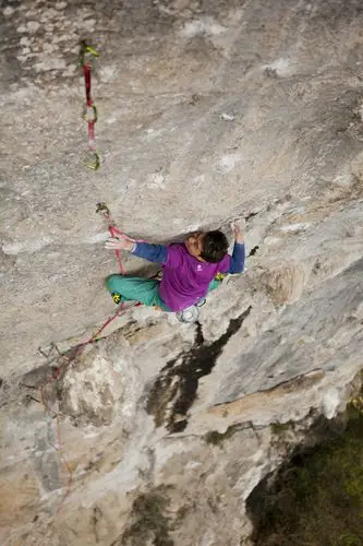 kailas攀登队员王清华首攀9a"红点饭"