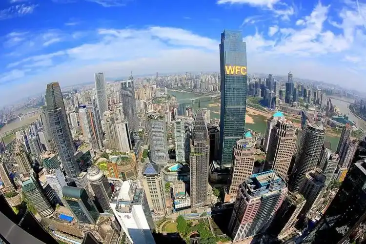 重庆和西部第一座超过300米的摩天大楼总建筑面积约为204700平方米