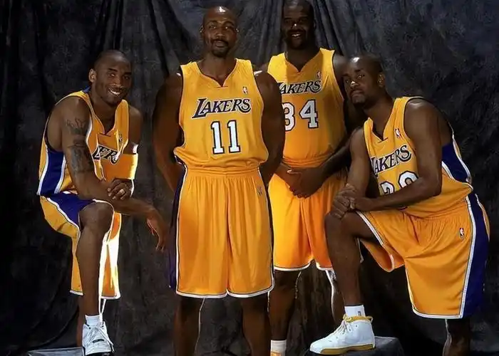 nba仅10人做到,现役1人上榜