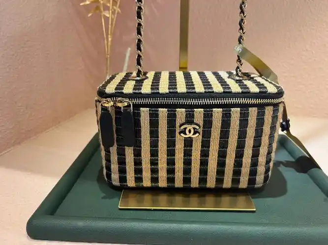 chanel草编盒子化妆包98新1xxxx二手奢侈品