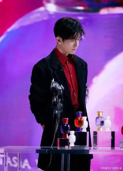 很多明星被助理或经纪人背叛,但易烊千玺能遇到如此真心相随的胖虎