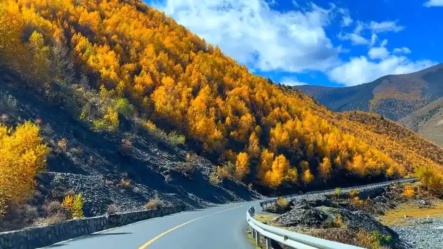 318川藏线最美风景 #最美的风景在路上而不在终点 #风景如画的地方