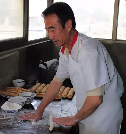 威县特色美食--香油鞋底大火烧