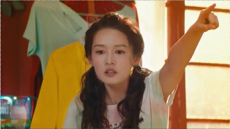 温暖的抱抱:李沁的房间漂亮的连常远都憋不住了!