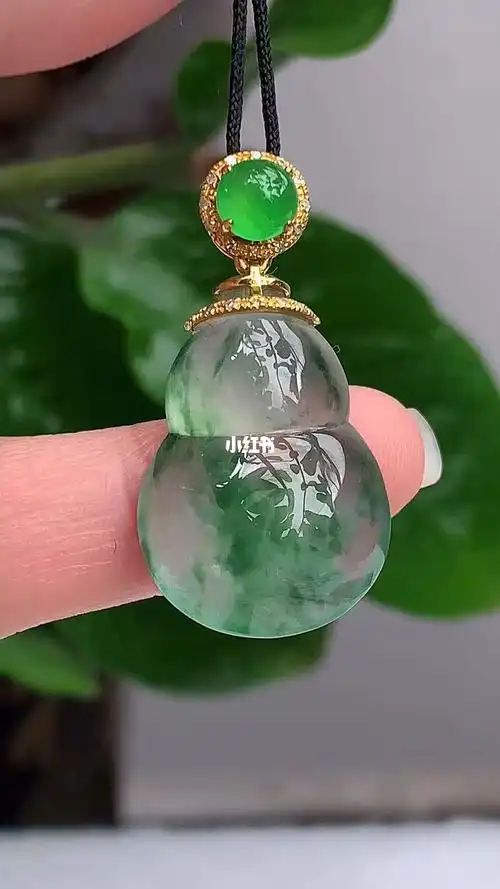 天然a货翡翠18k金伴钻镶嵌冰种飘花葫芦吊坠