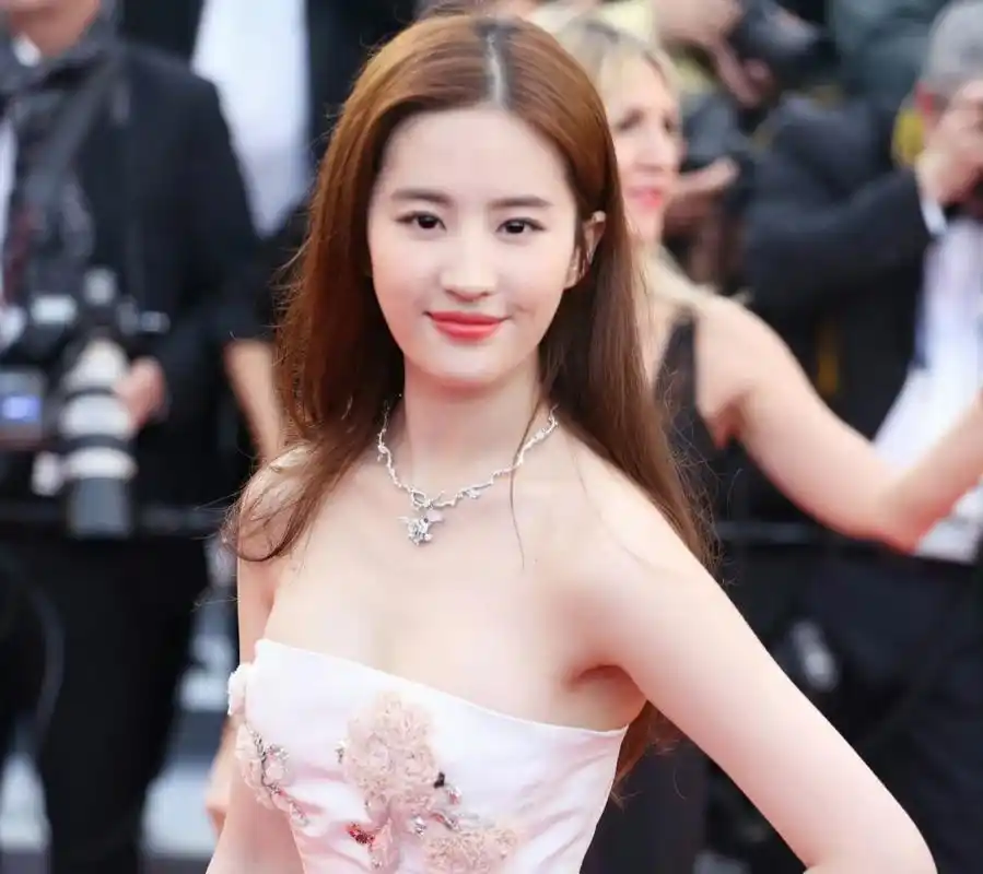 刘亦菲和迪奥合作的时候状态特别好