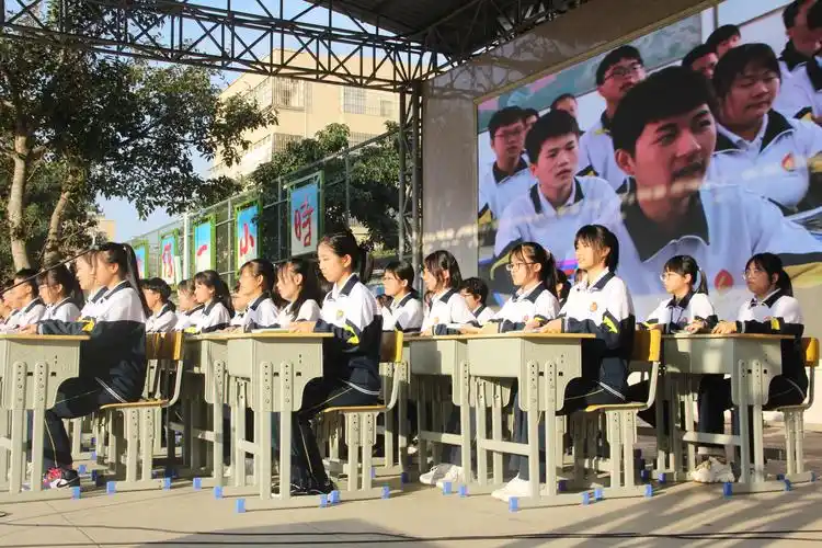 文化饱含校园底蕴,艺术凝聚学校精神——海口市长流中学举行2020年