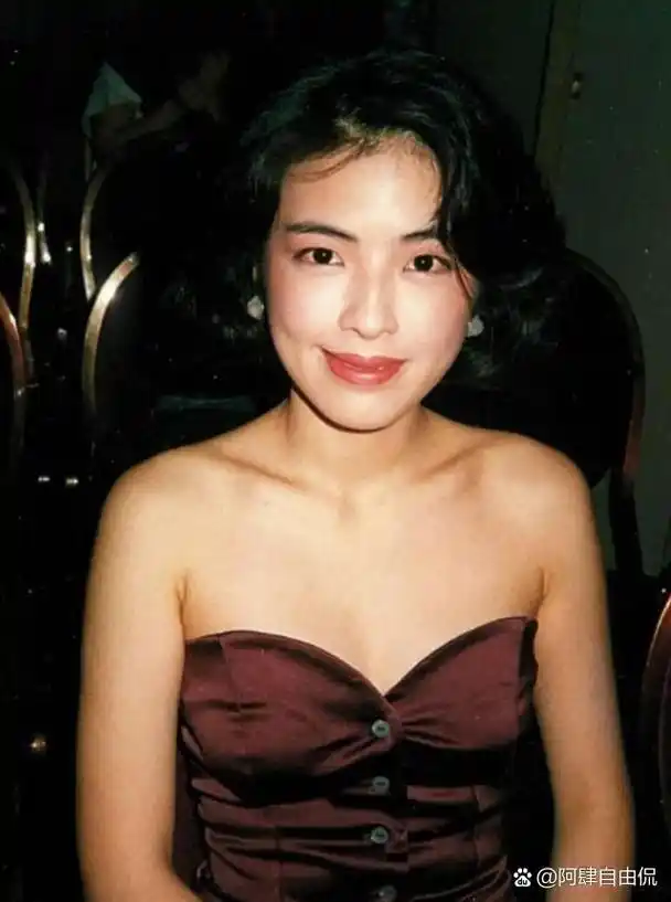 全力支持她们勇敢追梦 张学友的两个女儿张瑶华和张瑶萱,各自拥有非凡