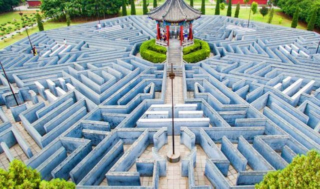 这种景点布局的"八卦阵",不如说是《仙剑》系列的迷宫