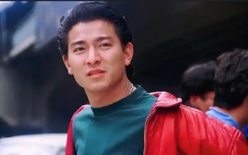 出道即巅峰 一巅几十年 年轻时候的刘德华 帅到掉渣