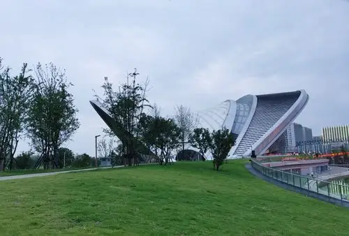 成都凤凰山体育公园太美了