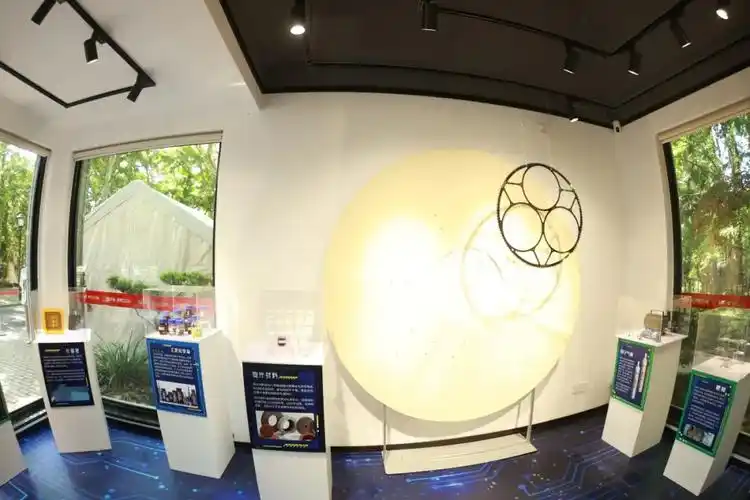 上海中山公园增添新"景点":微型科技馆展示集成电路发展史