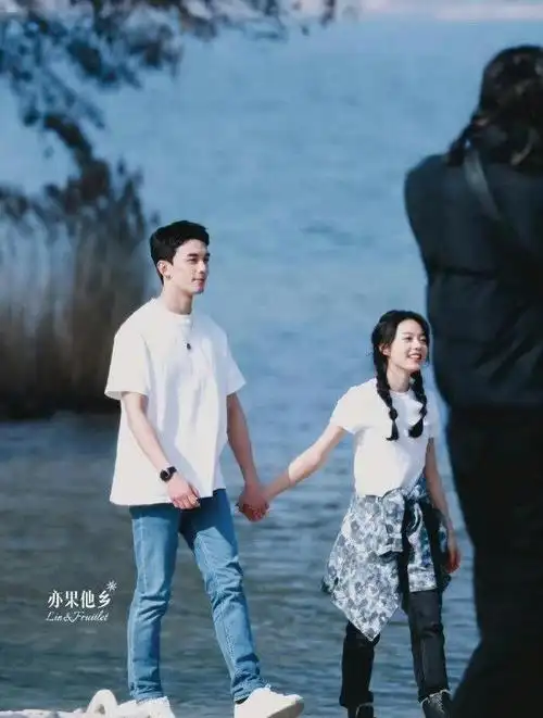 吴磊赵今麦吻戏堪比火烈鸟,亲得好用力,太甜了!