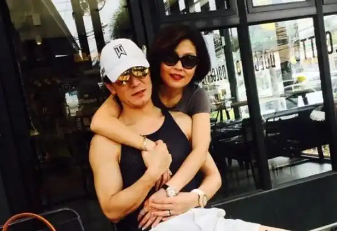 回顾哈文23岁嫁李咏恩爱多年生一女丈夫离世留下遗产无法接管