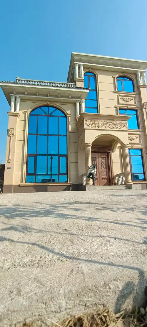 福建仿石漆湖南云南江西广东外墙仿石漆施工基层洒水养护问题