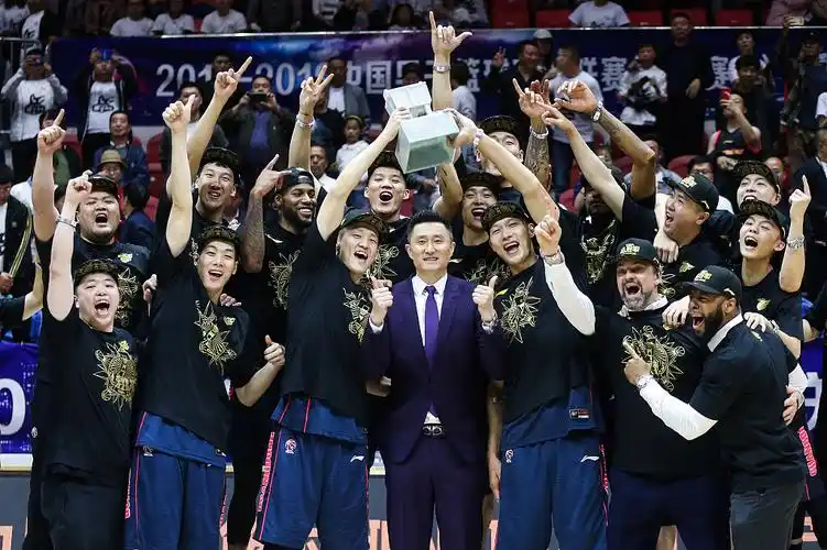 解读广东冠军密码杜锋诠释指挥艺术双小外获成功不易