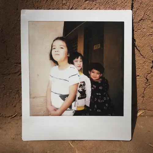 如何优雅地翻拍你的拍立得照片?