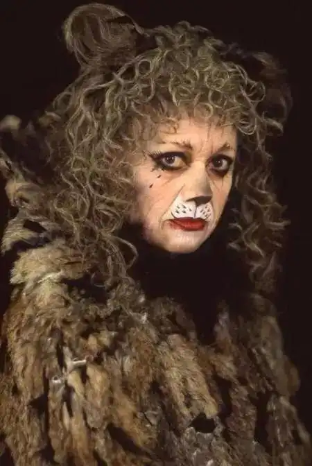 58_音乐剧《猫》强势回归,阔别十年,依旧热泪盈眶_六安亮派游戏有限公