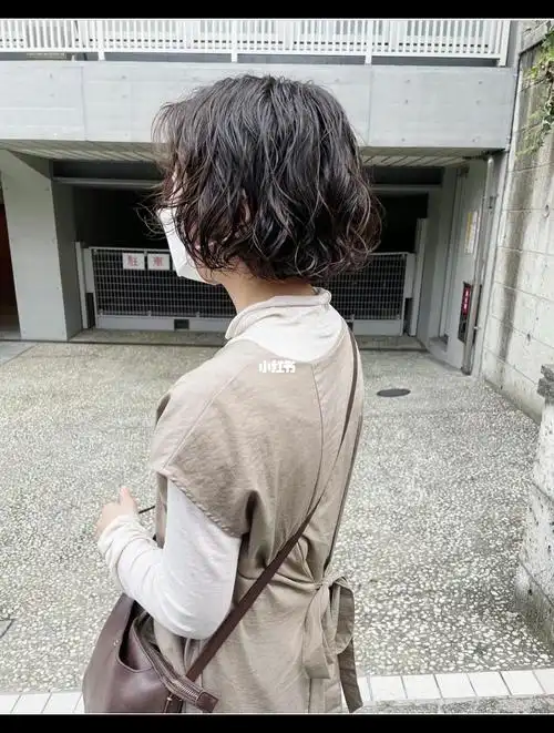 2021最火短发烫发