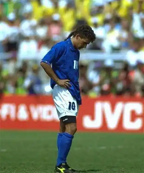 上帝之手,世纪进球,盘点世界杯历史上的"名场面"_决赛_马拉多纳_比赛