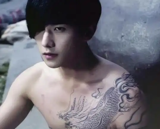 【图】杨洋小哥纹身图片曝光 《盗墓笔记》大展演技获赞无数