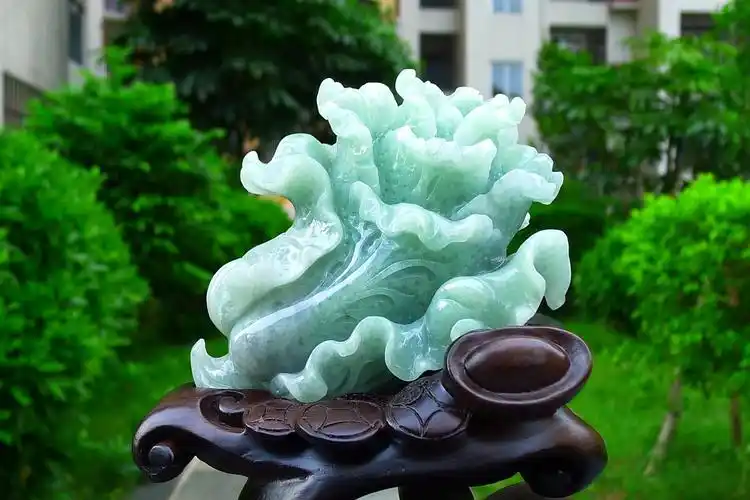 a货翡翠白菜摆件0.79kg