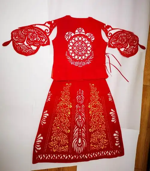 弘扬中国传统剪纸艺术文化.