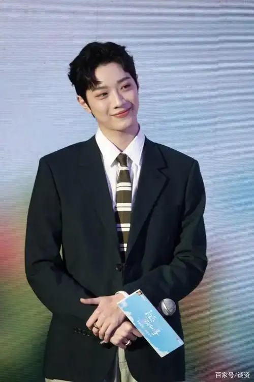 《初恋那件小事》要播了,赖冠霖赵今麦在剧里甜得过分了!