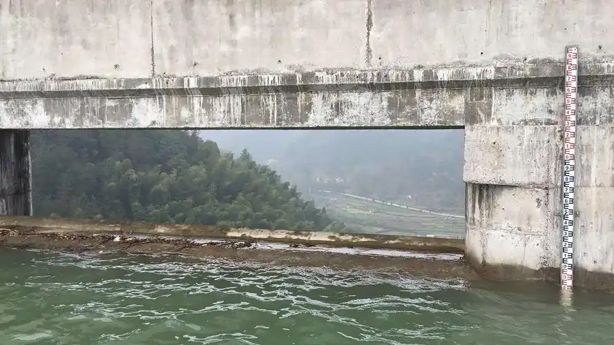 钱塘垅水库副坝溢洪道出水口
