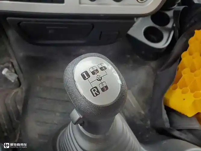 东风天龙kl冷链载货车实拍看完车辆配置才知道冷链运输为何都用它