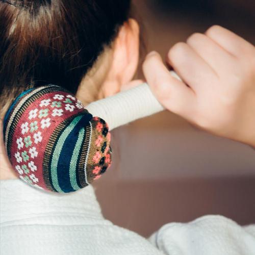 山苍子手捶养生槌按摩锤手捶背肩敲打棒颈椎经络拍打神器手工艺