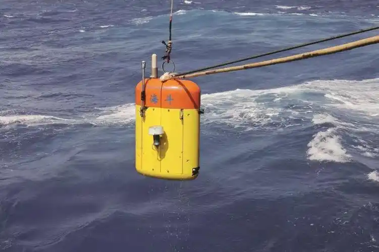 201862年623—662月,"深海勇士号"在我国南海围绕深海科学,深海