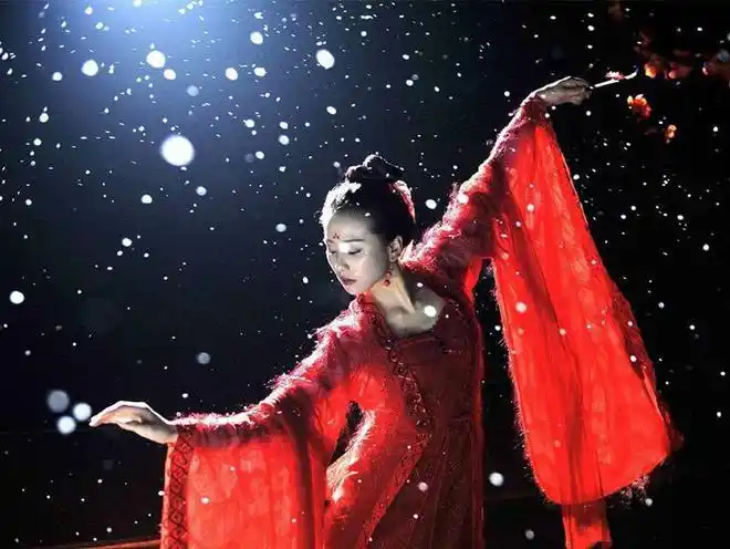 古装剧中女星一舞倾城刘诗诗婀娜孙俪曼妙看到热巴画风变了