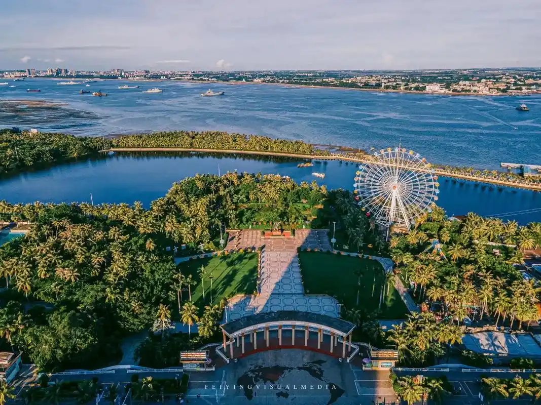 在广东,一定要来一次港城海边,湛江海滨公园,治愈般的海景晚霞 - 抖音