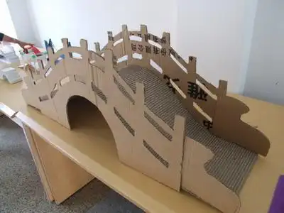 用创意架起腾飞的桥梁记科技节纸桥模型比赛