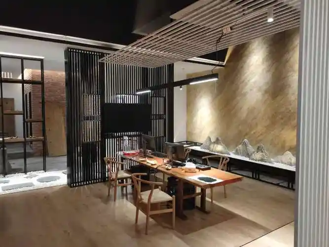 是为相关业主提供装修装饰方面的技术支持,包括提供设计师和装修工人