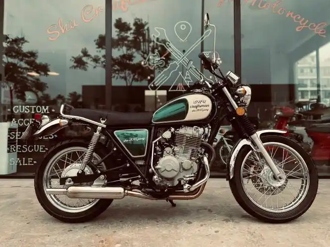 今日依旧老演员原版素车,定制油漆#摩托车 #复古摩托车 #鑫源400