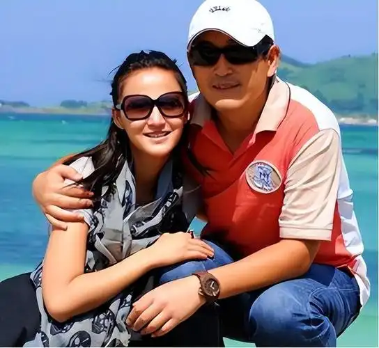 回顾王志飞张定涵3天闪婚幸福至今捐出礼金68万自己租房住