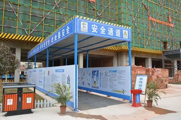 施工钢筋加工棚,防护棚,安全通道应采用建筑钢管扣件脚手架或其他型钢